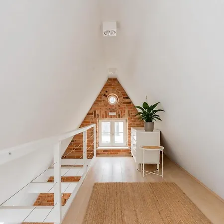 Old Town Skylight Apartament-laciarska As 아파트 *